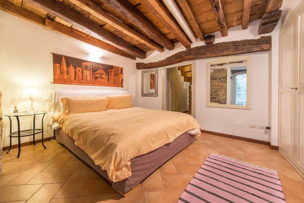 Porta Dipinta House Bergamo Alta Apartment Room photo